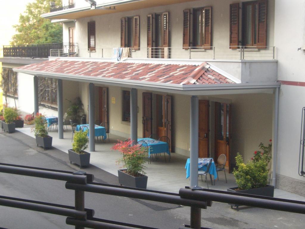 Albergo Il Castellino Darfo Boario Terme Exterior foto