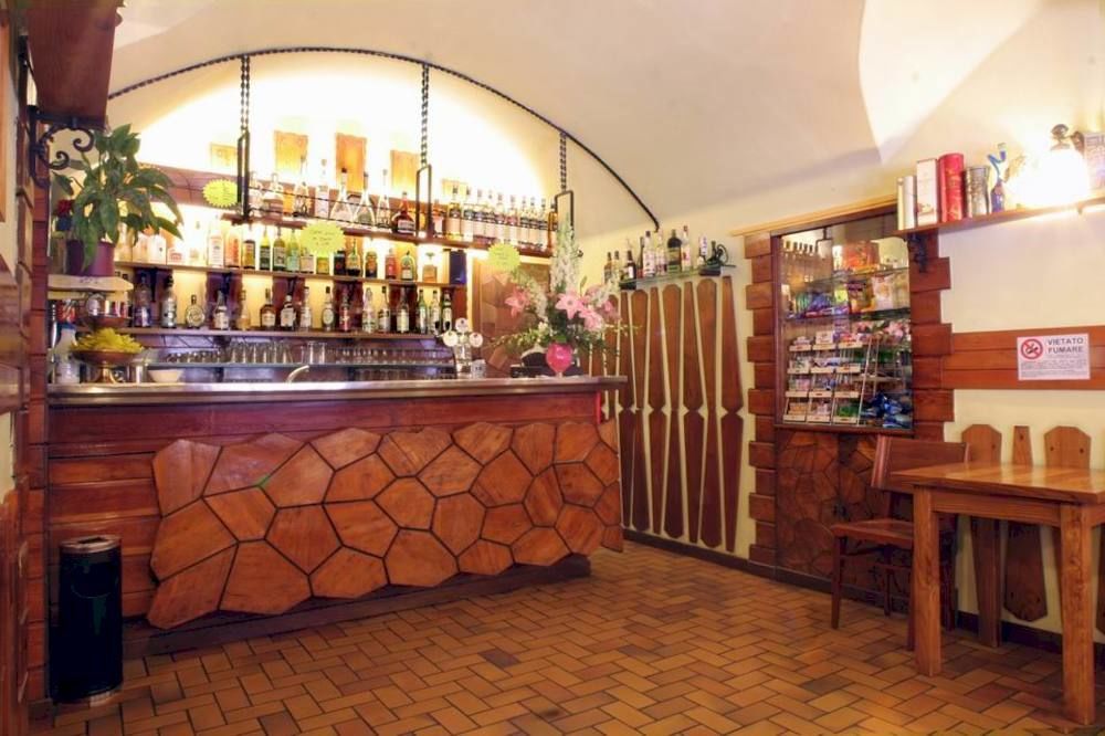 Albergo Il Castellino Darfo Boario Terme Exterior foto