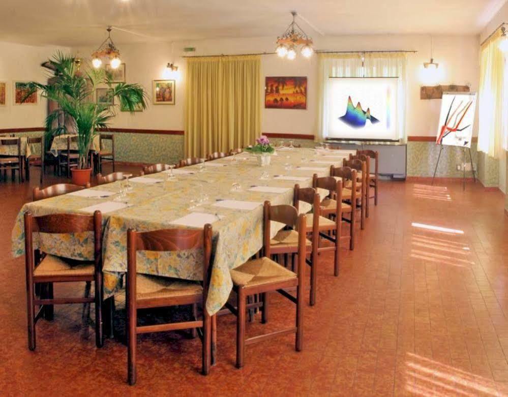 Albergo Il Castellino Darfo Boario Terme Exterior foto